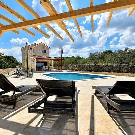 Kamen Holiday home Debeljak