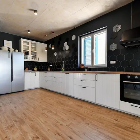 Ferienhaus Kamen Debeljak